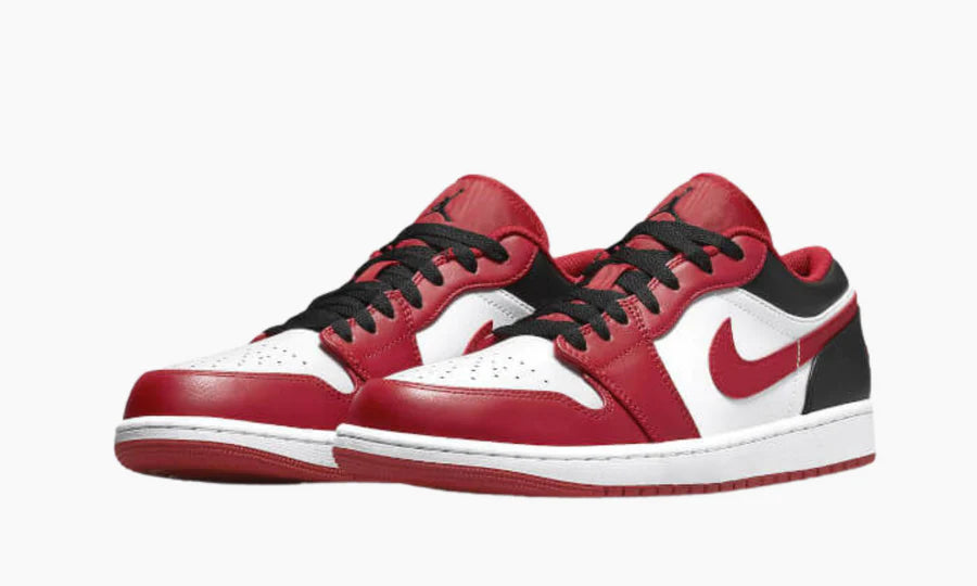 Jordan 1 Low Bulls