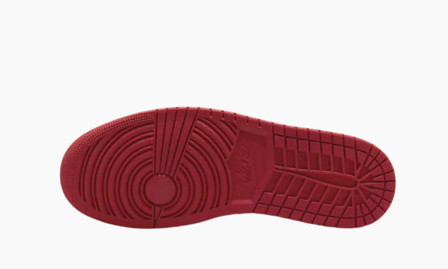 Jordan 1 Low Bulls