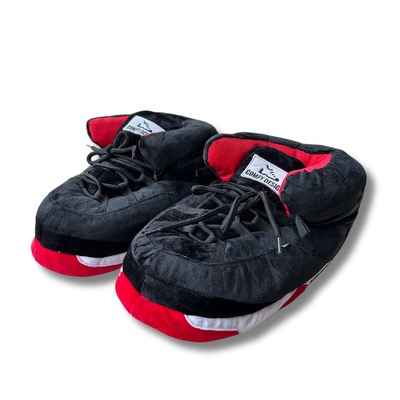 Jordan 1 sutsko / Slippers i sort og rød